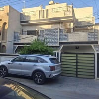 دار بمساحة  150 متر الواجهه   10 متر والنزال  15 متر  يحتوي على كراج و...