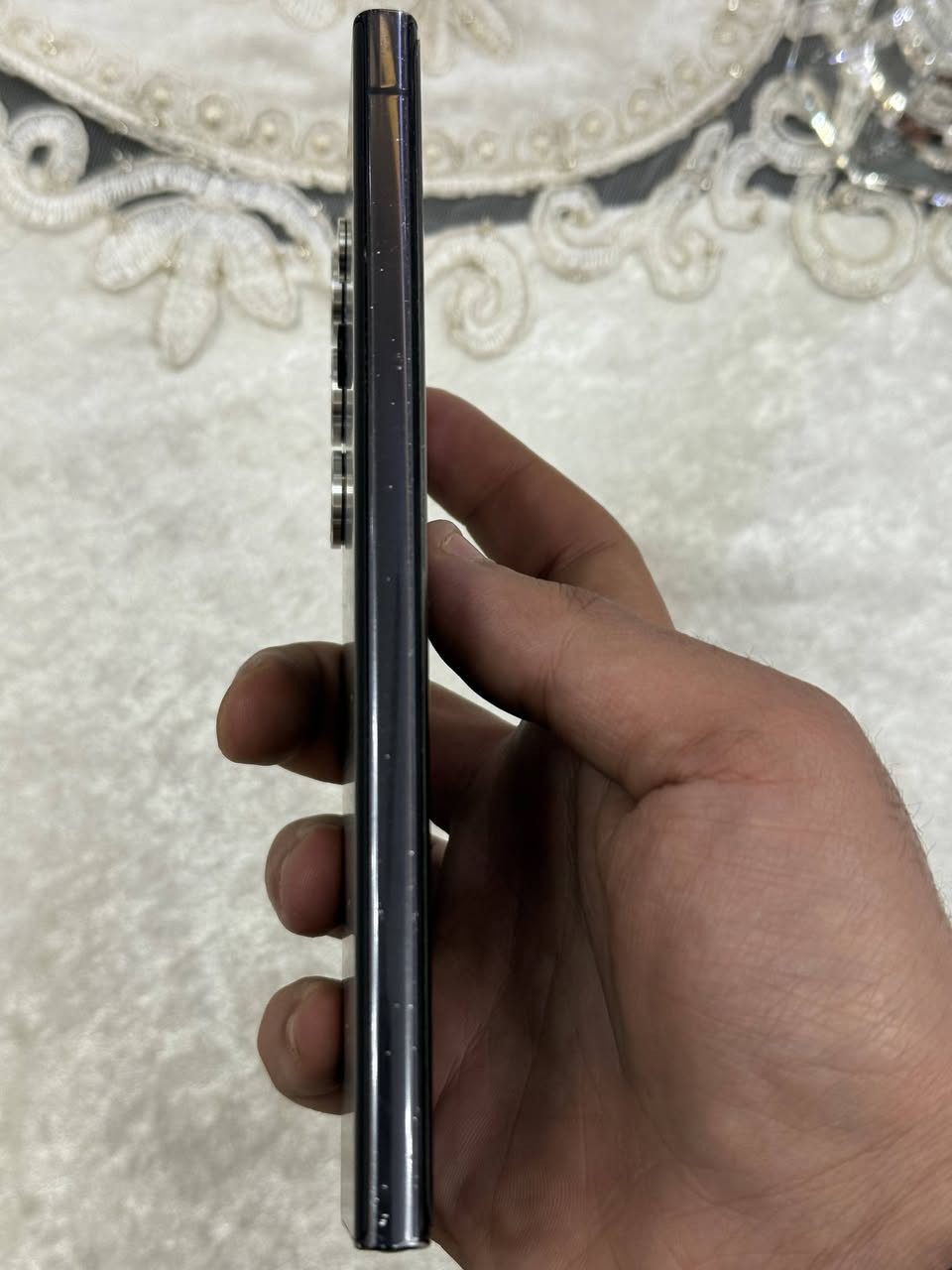 السلام عليكم جهاز S23 Ultra
نظيف سليم من كلشي فقط ضربة في الكلاس الخارجي  الشاشة سلمية 
السعر 550     وبي مجال
نجف لايوجد توصيل
رقم : ***********
