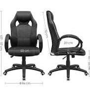 هذا الكرسي هو كرسي ألعاب ومكتب مريح (Ergonomic Gaming/Office Chair) من العلامة التجارية الشهيرة Songmics (موديل OBG56B)، 
والمصمم ليوفر الراحة التامة أثناء جلسات العمل أو الألعاب الطويلة.
💡 أبرز مواصفات ومميزات الكرسي:التصميم والدعم الإرجونومي: يتميز بمنحنيات مريحة تتماشى مع شكل الجسم لدعم الظهر والرقبة، مما يقلل الإجهاد عند الجلوس لساعات طويلة.
خامات عالية الجودة: المقعد مبطن بإسفنج عالي الكثافة ومغطى بالجلد الصناعي (PU) الناعم والمقاوم للاهتراء، إلى جانب أجزاء شبكية (Mesh) جيدة التهوية لمنع التعرق.تحكم 

مرن: يتيح لك تعديل الارتفاع بسهولة وتفعيل آلية الإمالة (Tilt Function) للحصول على وضعية جلوس مريحة.

عجلات هادئة وسلسة: يحتوي على 5 عجلات متينة ومغطاة بمادة البولي يوريثان لحماية الأرضيات من الخدوش وضمان حركة صامتة.
للاستفسار على رقم ***********
او على الماسنجر
