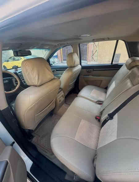 للبيع 
سنتافي 2011 خليجي 6 سلندر 
مكينه 3500 مكفوله على اخر حبه
كير مكفول
صدر جديد 
تخم تاير جديد 
منظومة تبريد مع الرديترات جديده
سياره حلوه ومال جناي وترايها بشرط من زاخو للفاو ورقم انكليزي باسمي 
بيها صبغ جاملغ خلفي بصف السايق وباب وحافة البنيد حك 4 اصابع 
السعر 155 وبيها مجال 
مكاني بغداد الزعفرانية
*********** بغداد
