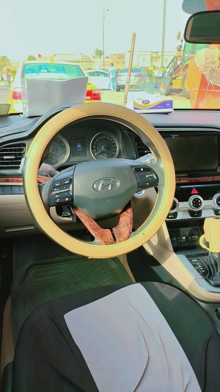 النتره 20 خليجي بسمي رقم نكليزي بابل سنويه مجدده 
مري شفط حساس امامي خلفي فتحه بصمه باب وبصمه تشغيل ضرر الباب الايسر الخلفي ودوسه اليمنه والباقي كفاله مداور ثاني يوم مراوس ب سيراتو ب كي فايف ترهم.واطي فرق حسب القناعه  *********** ناصريه مركز
