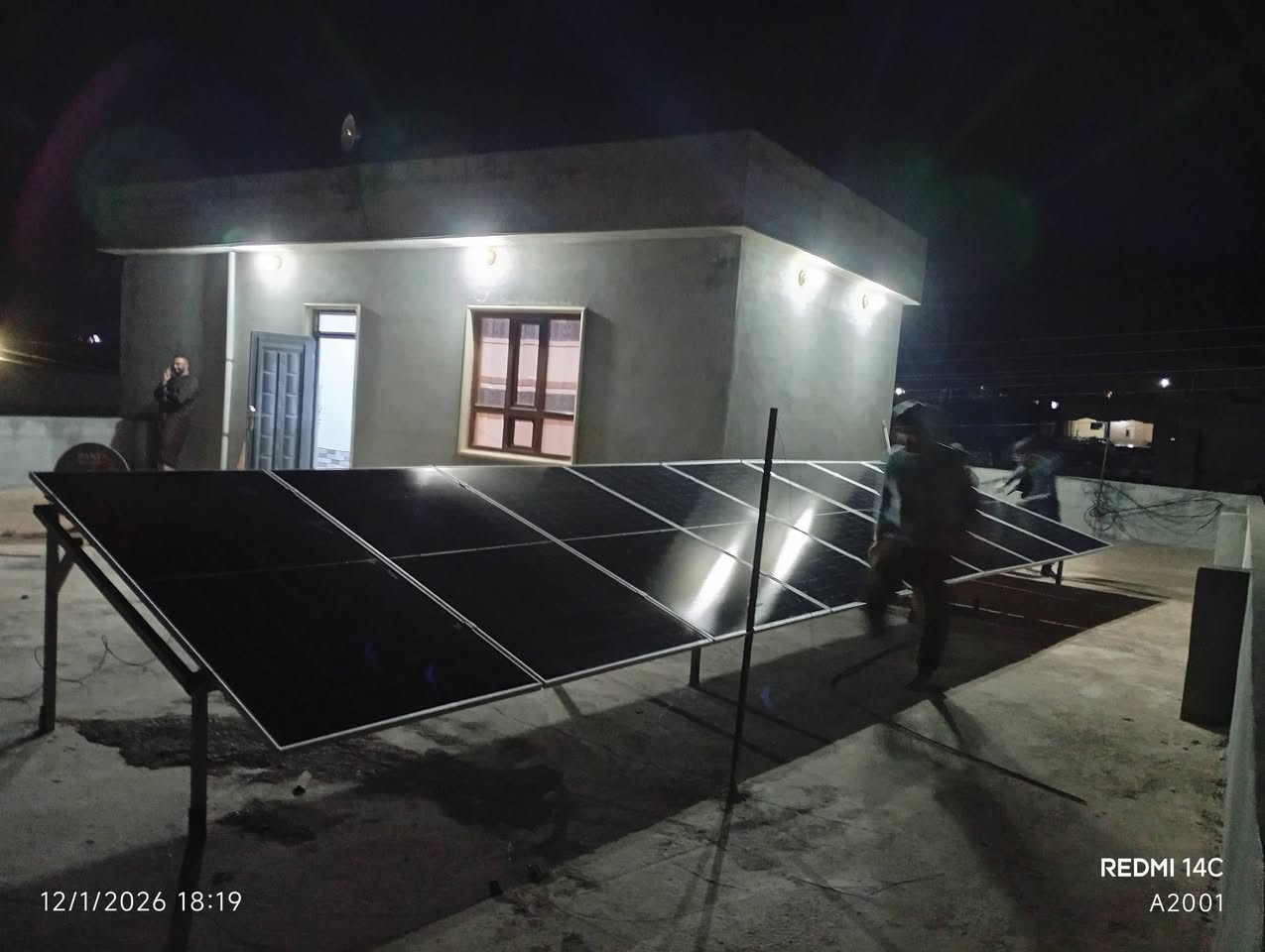 (#المصداقيه_اساس_النجاح)
شركة الابداع التقني للطاقة الشمسيه  المتجددة بكوالتي ومواد عالية الجودة  _اخـــتـــيارك_الأمـــــثل

تم بحمد الله تنصيب منضومة
 
الحويجة قاطع الحلوات 
  16امبير نهاري 
15امبير ليلي 

4.✅بطاريات (3WnTT)ضمان 7 سنوات 
عمر أطول وأكثر أمانًا
فوسفات الحديد الليثيوم من الدرجة A+ من EVE.
نظام إدارة البطارية مع حماية متعددة المستويات.
2. ✅سهل التركيب والاستخدام
التطبيقات: السكنية، والتجارية، والصناعية، والأنظمة خارج الشبكة، والربط بالشبكة، والاستهلاك الذاتي.
متوافق مع جميع محولات الجهد 48 فولت التي تدعم بطاريات فوسفات الحديد الليثيوم (LFP).
3.✅ مرن وقابل للتوسيع
تصل سعة الطاقة للنظام إلى 229 كيلوواط ساعة، وذلك عند تشغيل ما يصل إلى 16 وحدة بالتوازي.

4.✅ الامتثال
UN38.3، MSDS، CE-ROHS، IEC-61000.

5.✅ كثافة طاقة أعلى
تشغل البطارية مساحة أقل وتبلغ كثافة الطاقة فيها 166 واط/ساعة لكل كيلوغرام.

انفرتر ديا (Deye) هو جهاز محول طاقة هجين ذكي يدمج وظائف الطاقة الشمسية وإدارة البطاريات وشبكة الكهرباء، يتميز بالمرونة في العمل On-Grid (متصل بالشبكة) أو Off-Grid (مستقل)، يدعم مصادر طاقة متعددة، ويوفر تحويلًا سريعًا للطاقة، مع شاشات لمس ومراقبة عن بعد وحماية متقدمة، مناسب للاستخدامات السكنية والتجارية لتوفير طاقة نظيفة ومستقرة، مع القدرة على تقسيم الأحمال وتوسعة النظام. 

✅إخراج موجة جيبية نقية.
✅ثلاثة أنواع من وضع الشحن.
✅نوعان من وضع إخراج التيار المتردد.
✅يعمل مع أو بدون بطارية.

✅الواح شمسية  سعة 615 واط وجهين بازبار16( لونجي)   #ضمان_15سنه_وتشغيل_30_سنه

 

🔆كادر مختص م̷ـــِْن المهنديسن بافضل وادق الاجهزة 

المكونات 👇
⭐️قواعد حديد مغلون 
⭐️اسلاك خاصة بالتيار المستمر DC 
⭐️اسلاك خاصة بالتيار المستمر DC
⭐️قواطع خاصة بالتيار المستمر DC 
⭐️توصيلات MC4 
⭐️اجهزة الحماية
ــــــــــــــــــــــــــــــــــــــ
علمآ شركتنا تعمل في جميع المحافظات 
ضمانات حقيقية 
صيانة مجانية 
#للتواصل والاستفسار اكثر يرجى الاتصال عبر الارقام التالية

آسيا *********** احمد

 
زين. ***********واتساب

‏‪كورك *********** 

#الوا  #بطاريات #انفيرتر #العراق #موصل #كوير #مخمور 
#بغداد #كركوك #الحويجة #الشرقاط #قراج #تلعفر #ربيعة
#ناحية_العباسي #الشورة #حمام_العليل #خبات #اسكي_موصل #كلك #كركوك #حي_النصر #ناحية_الشوره #ملا_عمر#وردك
