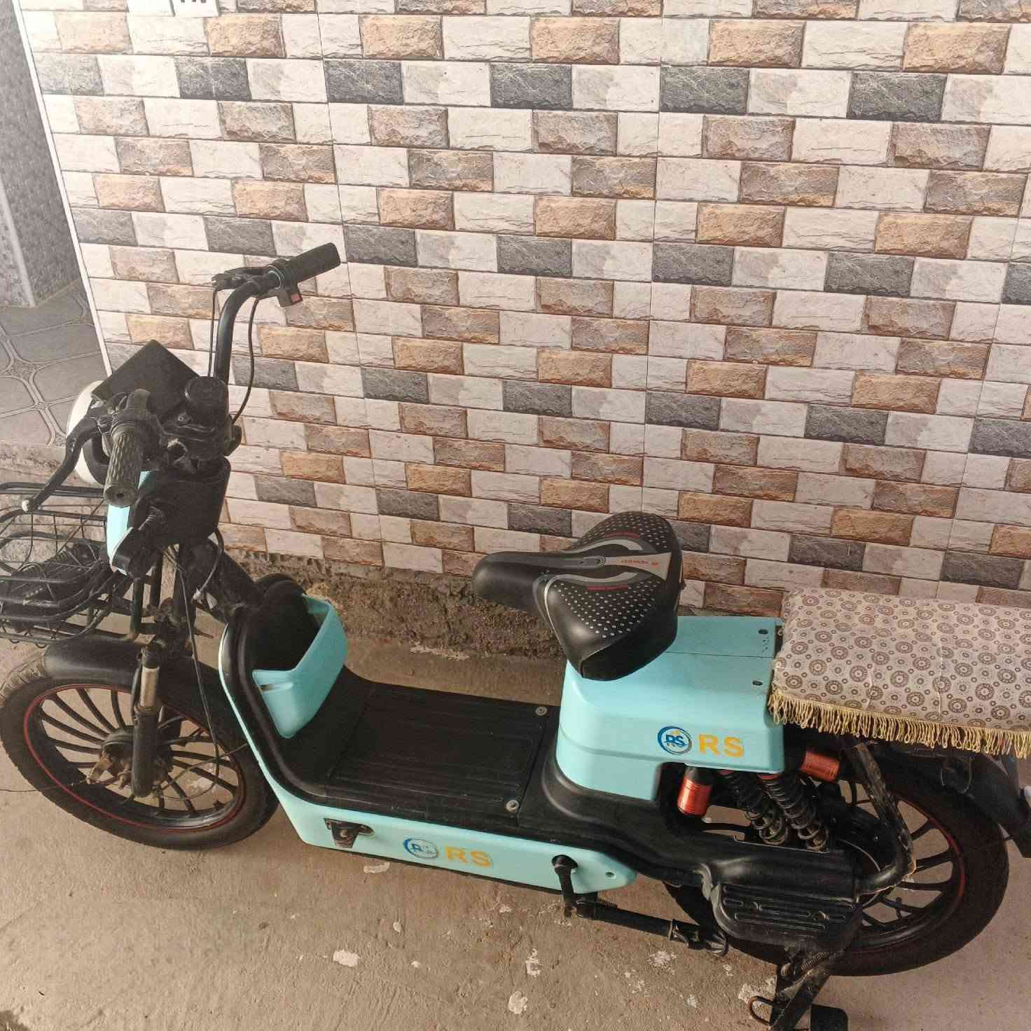 ماطور شحن جاهز شغال ،نقص بطاريات هابطات 
السعر 200 الف وبي مجال مكانه شارع 100 فلكة العلم 
لتواصل ع الرقم ***********

