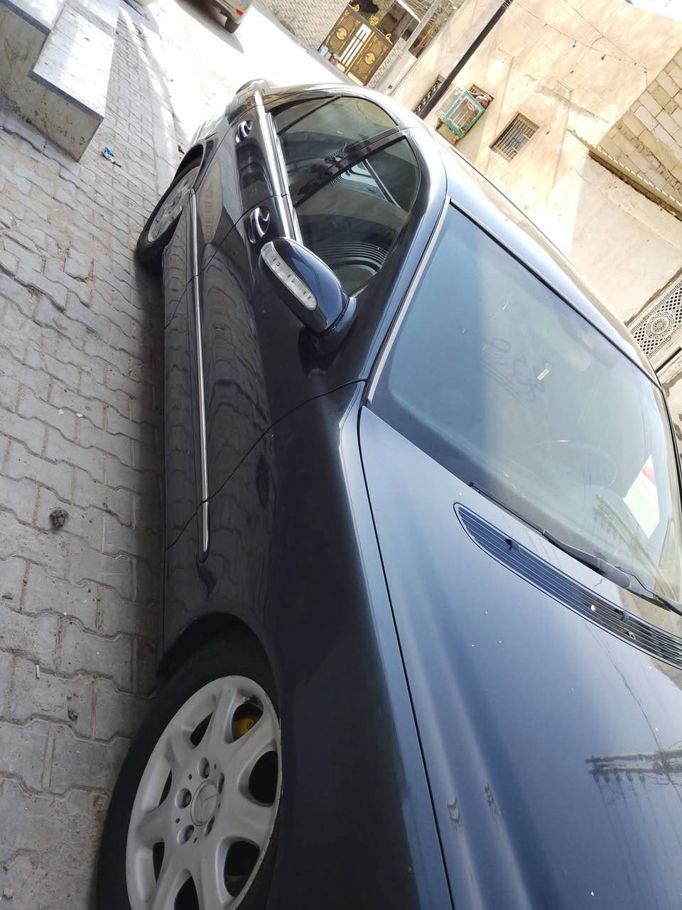 سلام عليكم للبيع مارسدس غواصة 200 اصل السيارة كفالة عامة من كلشي عدة صبغ مكينة ٦ كير ٣ سرعات تبريد شغال خلفي امامي +تلاجة حدايدة ١٠٠ بل 100 تخم تاير مري قلاب استرين كهربائي داخل جلد اسود ملكي رقم كركوك ***********.    ***********
