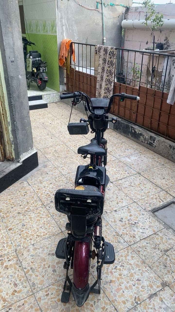 السلام عليكم الدراجه للبيع عطلان بيهه فقط سكليتر التحكم بل سرعه الدراجه مستعمله - البصره حي المهندسين _للتواصل اتصل *********** السعر 150
