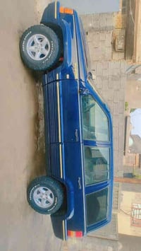 جيب شيروكي مديل 91 السياره معمره صبغ عام مابيها اي ضربه ولا گص مكفوله ...