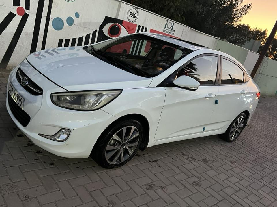 السلام عليكم 
اكسنت  خليجي موديل 2016 
فول مواصفات عدى البصمه (سلايد-اربع دسك امامي خلفي -إشاره بالمري - لد وعدسه بالماصده )
السياره مكفوله كفاله عامه من البارد
وصبغ بس مكان دوسه فقط اثر شخوط
ودعاميه اماميه مبدله اثر ضربه ماطور   
مكينه وكير مكفولات كفاله عامه 
تبريد تدفىء شغال 100‎%‎
ماشيه 70 الف
رقم بغداد الدولي الجديد 
سعر  السياره122$ وبيها مجال بسيط

عنواني (بغداد -حي الجامعه )
للاستفسار

***********
   ***********
