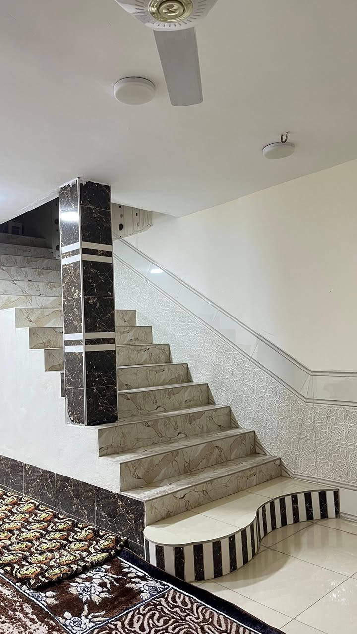 سلام عليكم
محلات + شقه للبيع ركن
الموقع صلاح الدين قضاء بلد حي الوحده خلف المدرسه الأهليه
جنس عقار كلك قدم معاملت تمليك
المساحه ١٠٠ متر
الواجهه ١٠ متر
النزال ١٠ متر
تحتوي الشقه على 
استقبال 
مطبخ 
صاله كبيره 
غرفه نوم 
صحيات 
للاستفسار الاتصال على الرقم التالي أو الخاص مفتوح 
***********
