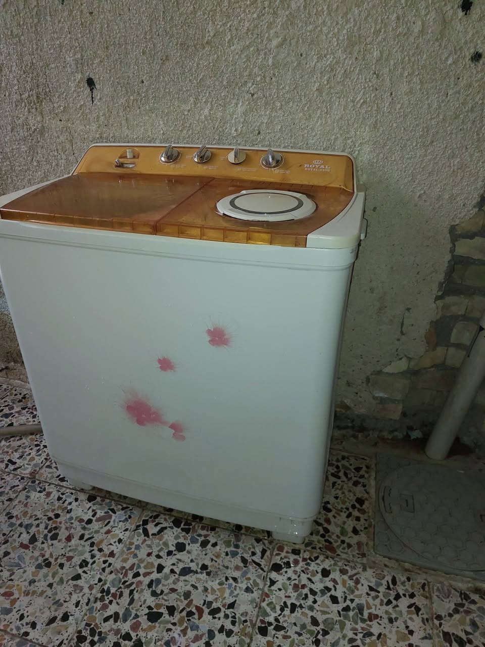 غسالة رويال اخت الجديد حجمه ٢٥شغاله كله بلادي شركه اي عطل مابيه ***********
