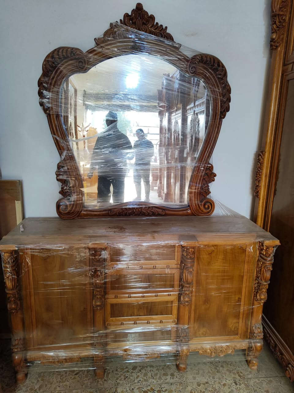 غرفه جديده مامستعمله شغل زان درجة اوله داخل وخارج صاج ثكيله ظهر جرجوبه غرفه بمعنه كلمه شغل درجه اوله متواجد علخط ***********ابو جود سعره ٣ ملاين
