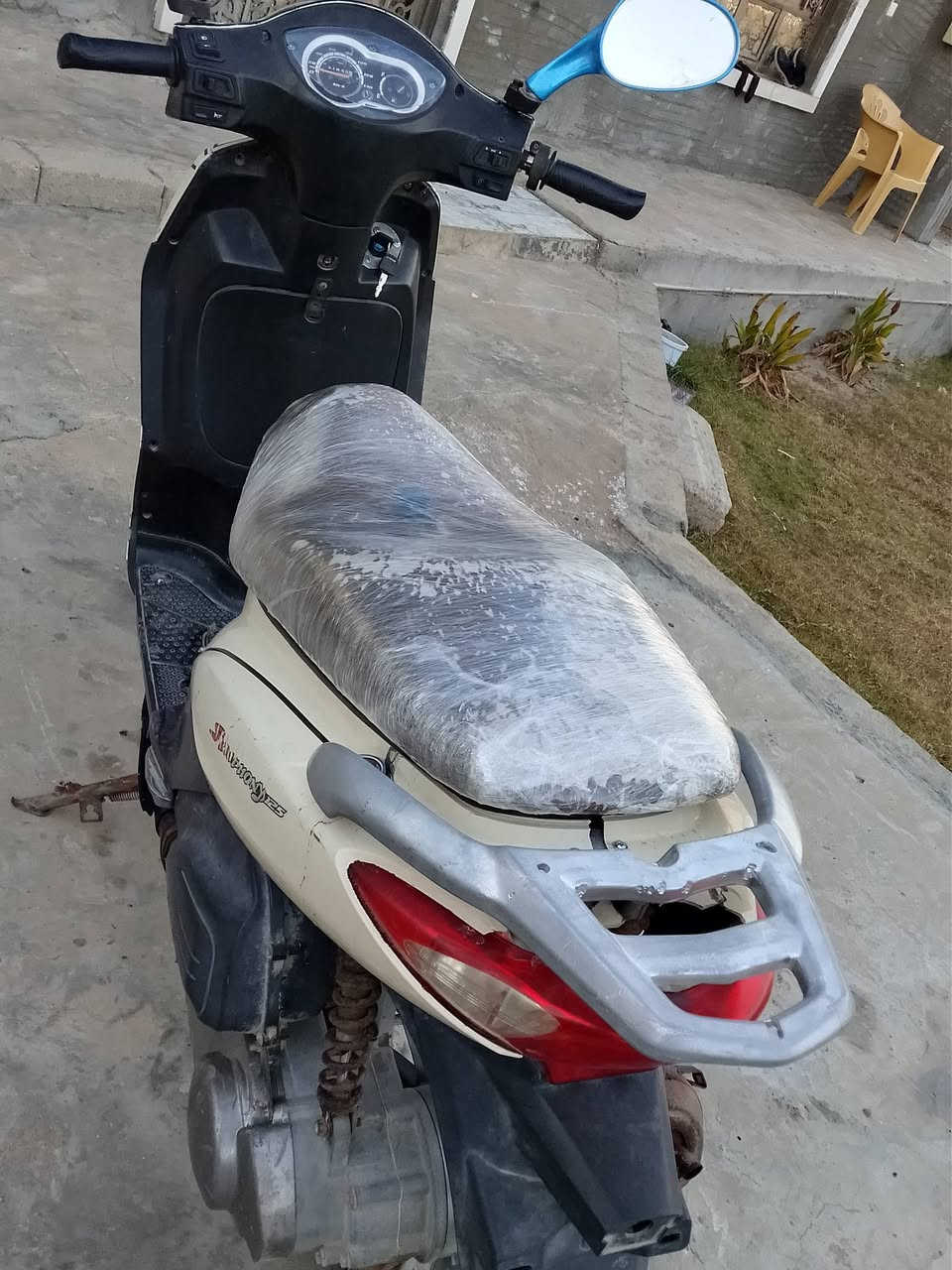 سلام عليكم موطور سايم رص حجم لمحرك 150 دراجه كمرك مدفوع بس تروح تسجل كلشي كامل شغله نغره مكينه مامفوحه كهربائيات شغله كله سعر 500وبيه مجال لتصالل ***********
