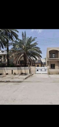 ⸻  🏡 دار للبيع – فرصة مميزة في منطقة البنوك / المدراء  📐 المساحة: 300م...