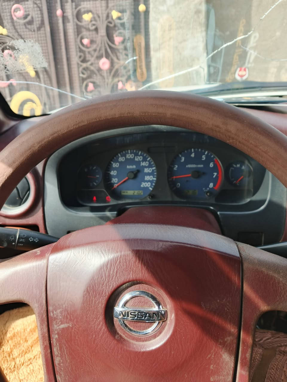 سلام عليكم سياره نيسان مديل 20014 مكفوله ما عده باردات كلش قليلات تبريد وتتفه وي سويج كير وحرك خير من الله سياره محسن فول تحكم مرايات سعر 140 وبيه مجال قليل ***********
