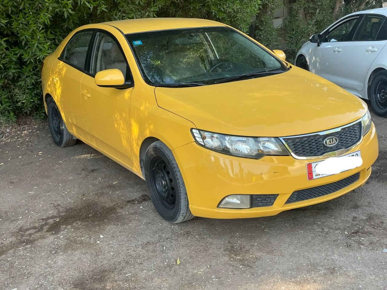 السلام عليكم 
سيراتو 
موديل 13
محرك 1600
رقم بغداد بأسمي 
سنويه جديد 
السياره خير من الله 
تبريد ثلج 
تفاصيل السياره كلها بسونار داخل المنشور 
عارضها ب93وبيها مجال للشراي 
مكاني بغداد الدوره 
رقمي ***********
