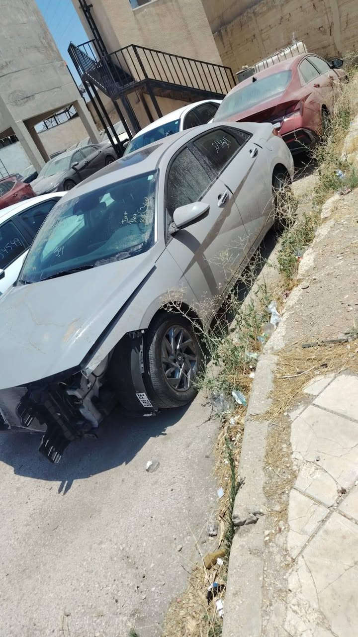 النترا موديل 24 فتحه كامره حساسات  جانبي خلفي توقف ذاتي تشغيل عن بعد حالين بالحره ترهم كتاب شهده اسبوع اطب للعراق 118 ع وضعه ***********
