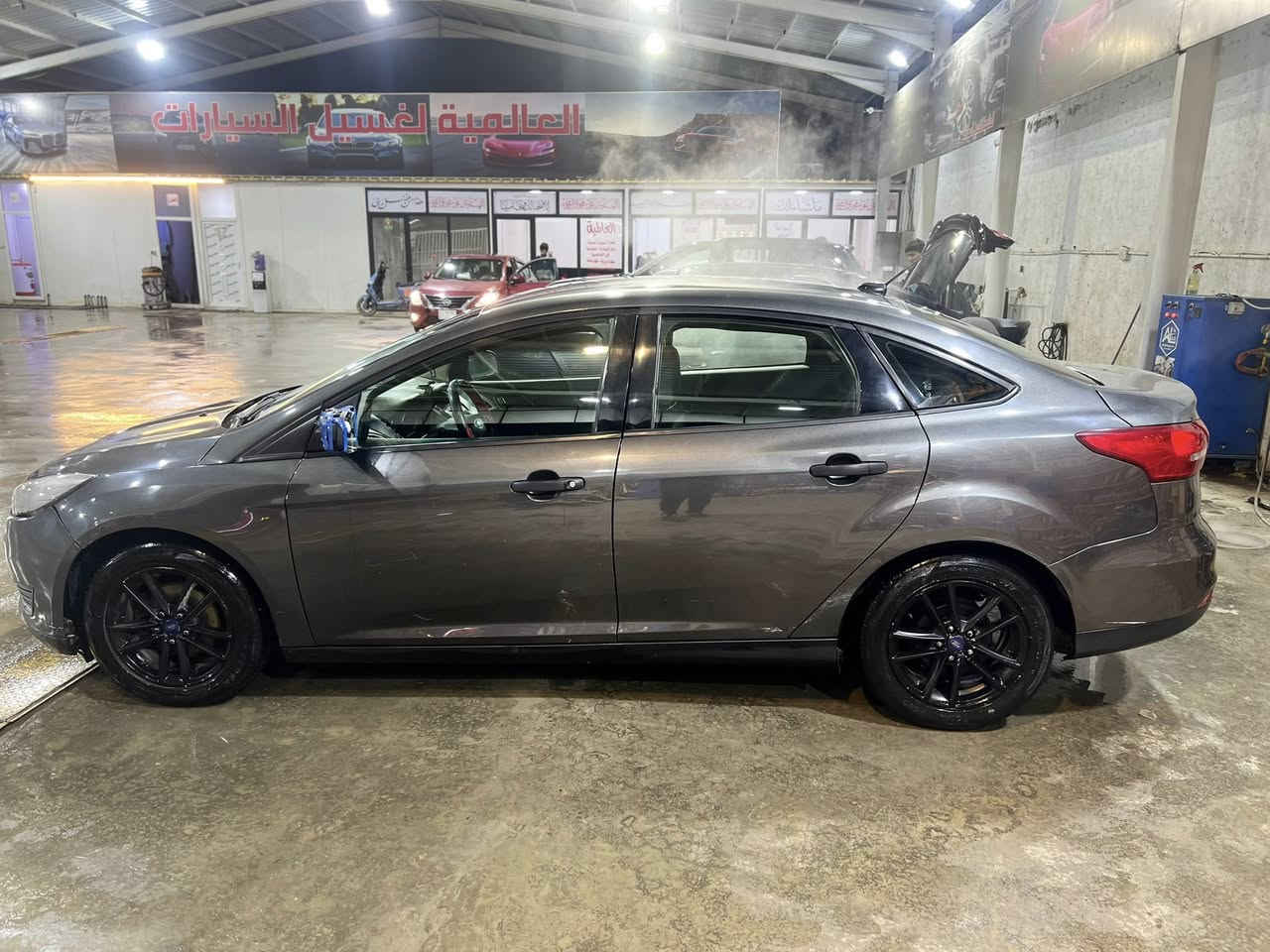 سلام عليكم فورد فوكس 2017 لون نفطي السياره بيه 2قطعه بنيد وچاملغ  عنوان بغداد رقم السياره شمالي   سعر 80وبيه مجال رقم التلفون ***********
