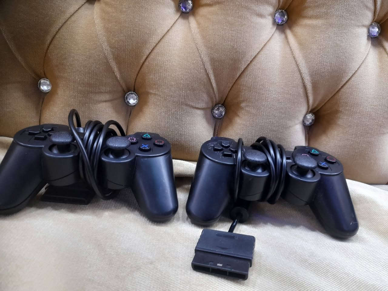 السلام عليكم  بلي شتيشن للبيع يوجد معا قرص يحمل العاب اكثر من 50لعبه يوجد من الاعاب كره قدم  وادرايفر واله حرب العنوان النجف الاشرف  منطقه الرضويه لل اتصال ***********
