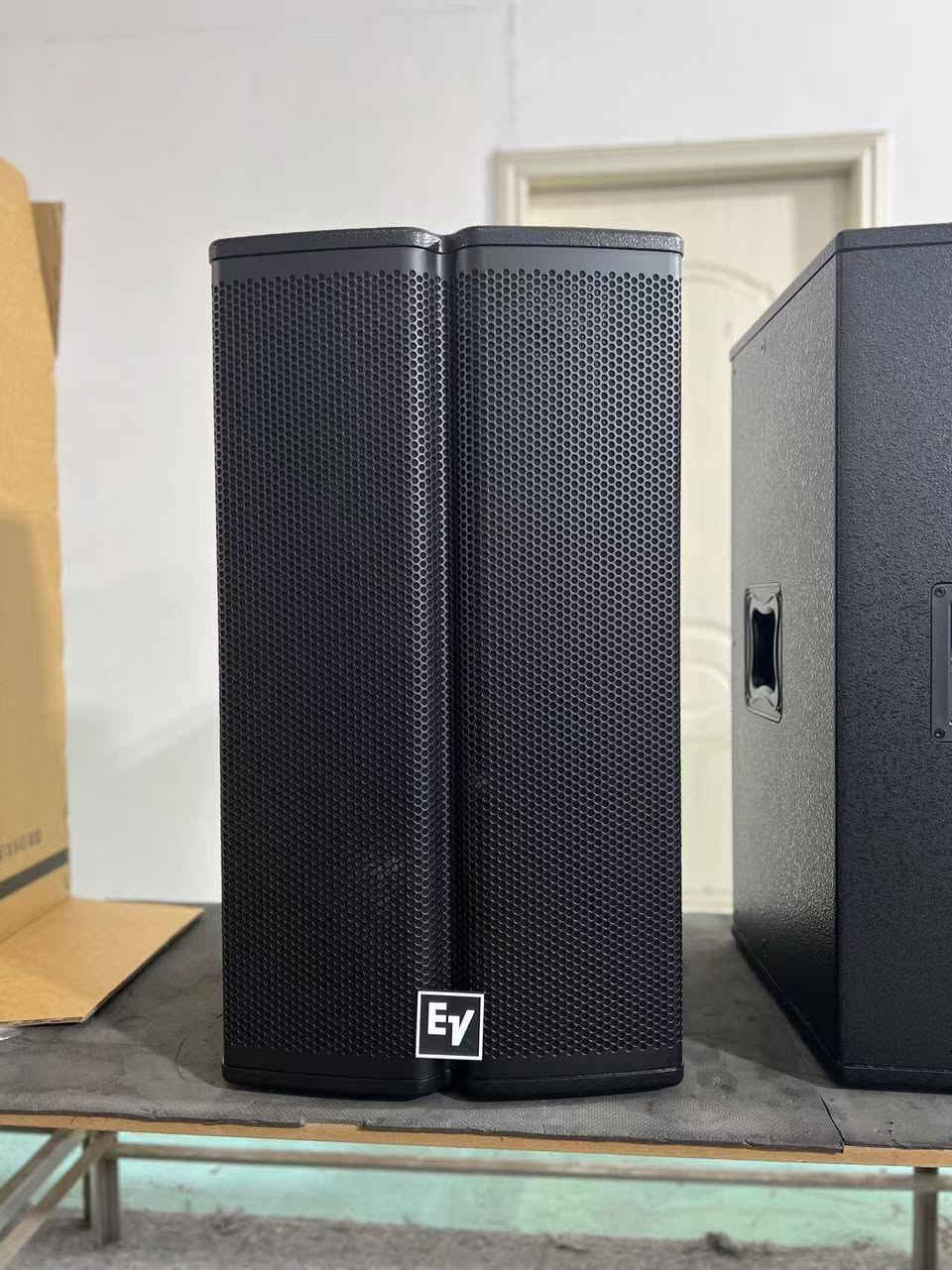 متوفر  افضل نوعية EV  متياز 
شرط الدفع و النقاوه فول 
سعر الزوج 650 الف 
موجود توصيل كافه المحافضات 
العنوان الناصريه 
لتواصل عبر الواتساب ***********
