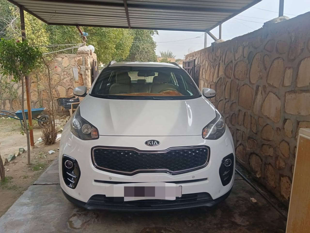 السلام عليكم .   سبورتج خليجي وكالة شركة العراقية الدولية رقم بغداد الجديد اخذتها صفر من الشركة وع ايدي ماشية 118 الف مكفولة من الحادث والصبغ والشخوط والرصعات فقط بيها رصعة بالجنطة وماصلحتها السعر  182 ورقة ،مكان السيارة الانبار - الرمادي ....للاتصال ***********.
