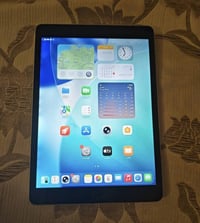 ايباد ٩ ذاكرة ٦٤ ويا شاحنه فقط امبدل شاشه عاديه مو اصلية اريده ب١٥٠ ال...