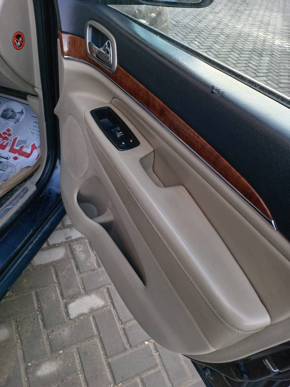 السلام عليكم للبيع جيب موديل2011  سياره جديده وجاهزه كير محرك حداديه تخم تاير نقصها مشط استيرن رقم بغداد داخل جديد محرك5700 السعر١48 للتفاوض عنوان السياره بغداد رقميً***********
