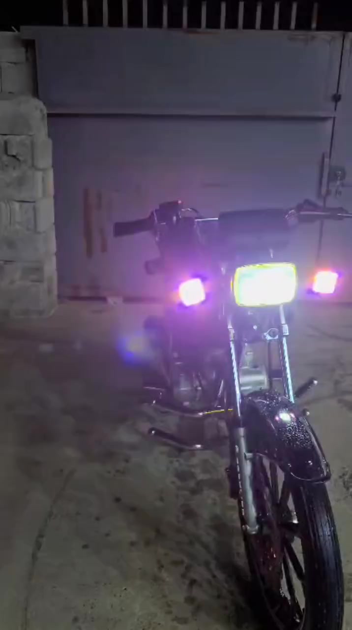 سلام عليكم
سيفان ٢٤ شغاله كامله من كلشي ديالئ الخالص تحويله سعر700وبيه مجال حك جيه رقم ***********
