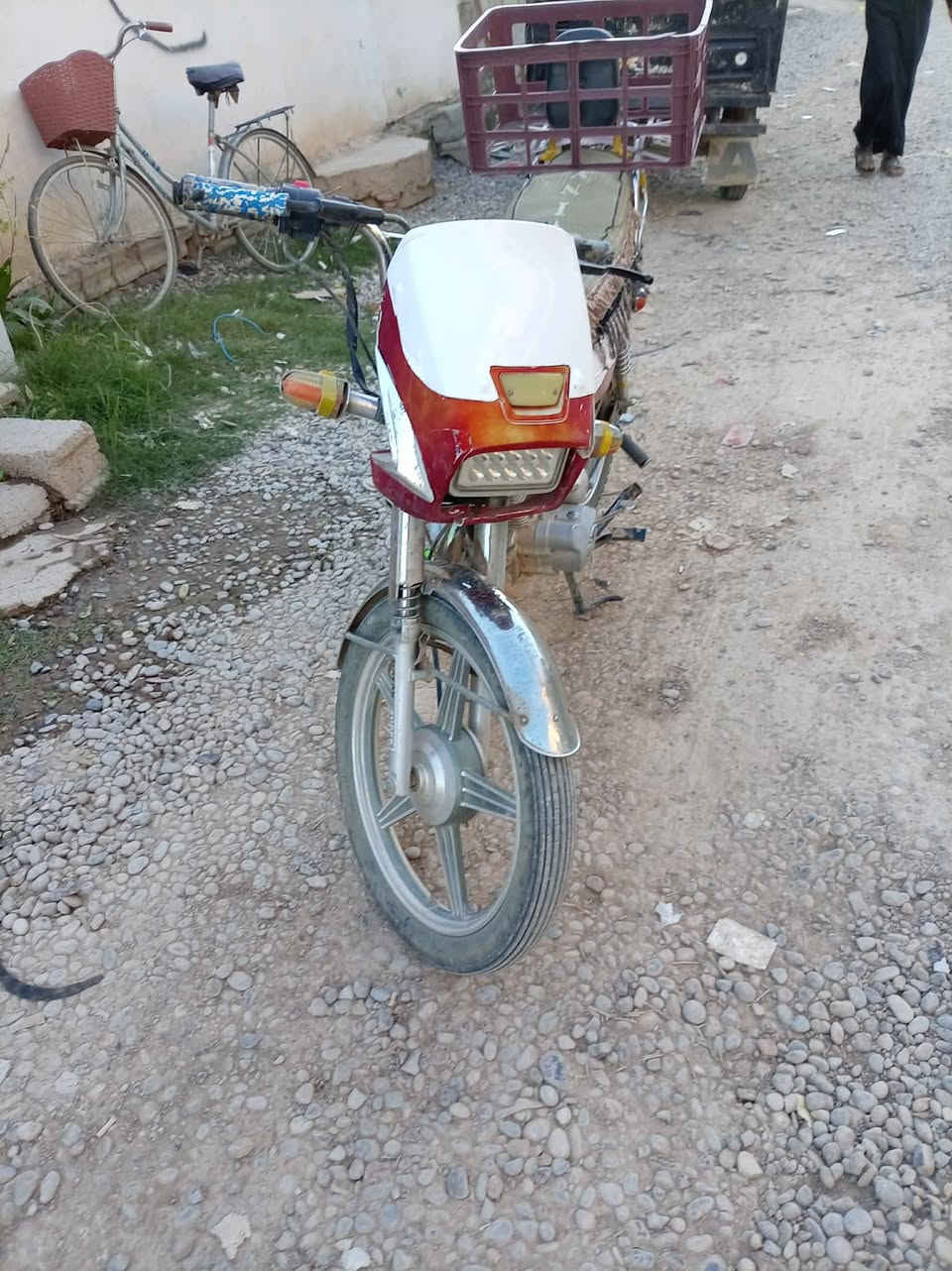 السلام عليكم مكلف بل النشر موطور كله موديل ١٩ كله شغال كهربائيات محرك كله شرط السعر 300 وبي مجال اتصل ***********
