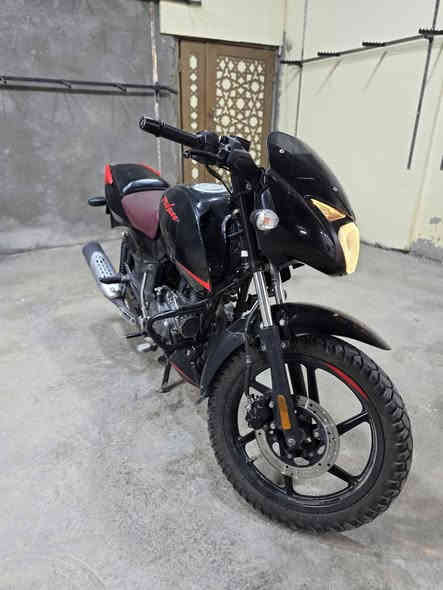 بولسر 150 موديل ٢٠٢٢ اوراقها كامله بدون رقم 
شراي يراسلني واتساب ***********
