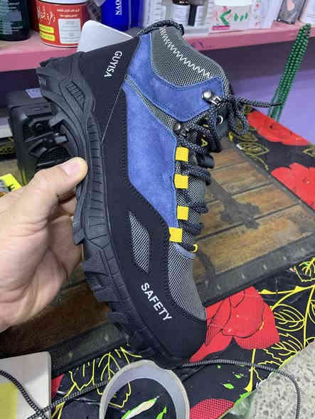 حذاء رجالي سيفتي (SAFETY) جديده غير مستخدمه قياس 43 السعر 30 الف يوجد توصيل جميع المحافظات ***********
