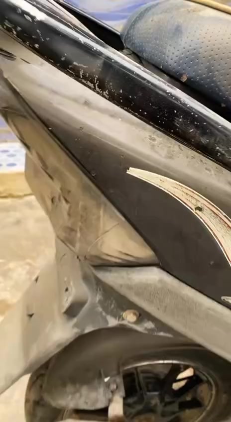 سلام عليكم
للبيع ماكس  عدله 
55مفتوح شلعه ومعدل تشك الگاع
كهربائيات كلها شغاله
سعر 550 وبيها مجال 
مكاني حله حي الجزائر 
رقم ***********
