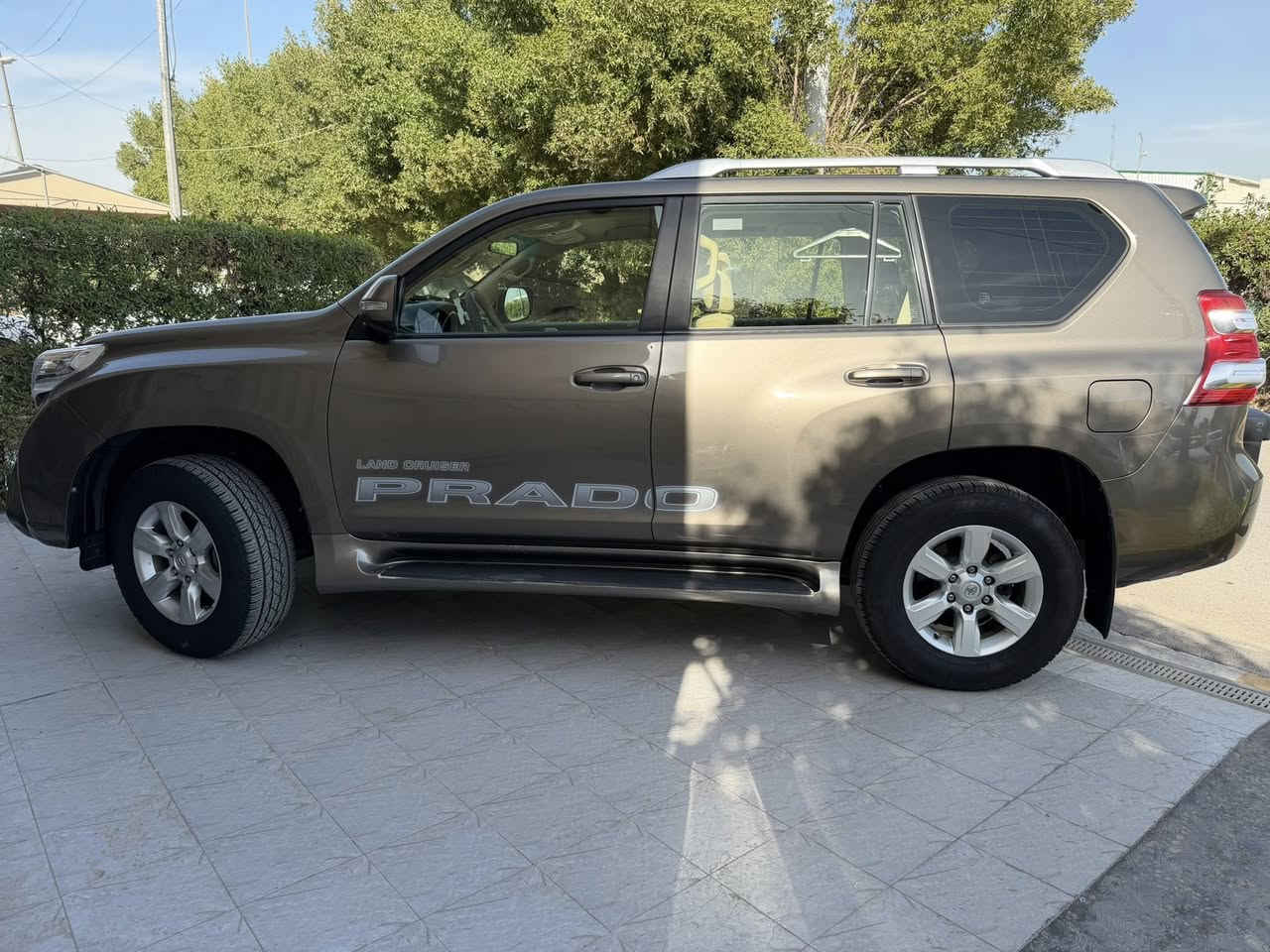 برادو ٢٠١٦    كويتي  txl  وكاله الساير لون مميز جكليني   ٦ سلندر   دبل  تانكي   بصمه  شاشه كامره   سبير تعليك رقم اربيل  شرط التحويل   مكان السياره بغداد  مواصفات عاديه بدون  سلايد  السياره نظيفه جدآ وبدون اي نقص   ماشيه ١٣٢ كم    السياره مكفوله  فقط بيه نص الباب الخلفي عكس السايق من الاسفل   صبغ اثر شخط  موضح بل صور والدعاميه الخلفيه اثر شخوط  والباقي مكفول  السعر  مناسب  بلنسبه الموديله  ونظافته 
٣١٥ $  ورقه   ( الي يحب يستفسر اكثر يتصل  مكلف بل نشر )
***********
***********
