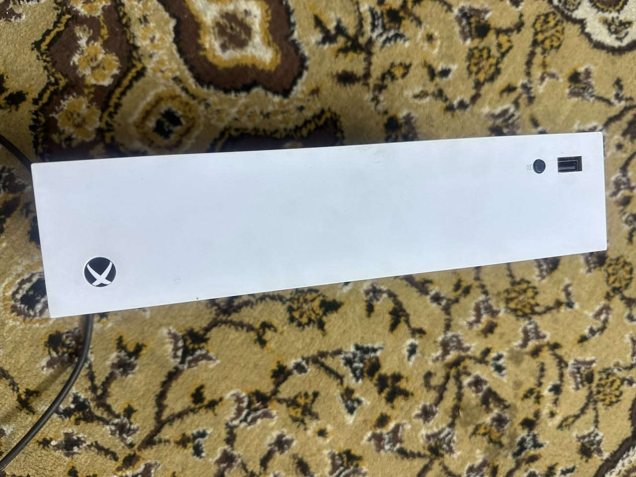 السلام عليكم اكسبوكس سيريس اس ومروحه rgp للبيع
الجهاز نضيف امانه الله ويا كارتونته وتاركه صارلي فتره بسبب العمل وعدم التفرغ( لتخافون مو مثل جاقه المحلات مالبيع)
الكيبلات اصليه الجهاز ممفتوح لوك فقط اليده ومن الي اشتريته منه مصلح ومابيه اي مشكله شغاله 100‎%‎ ولا صاحت اخ يمي 
الجهاز واليده تجي تفحصهن يلا تاخذهن
مكاني بغداد المشتل 
***********
او خاص الحساب
السعر 325 ويه المروحه
العباس عليك لاتتعبني 325 قفل
