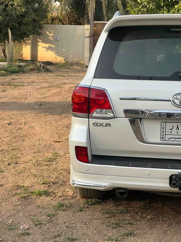 السلام عليكم
لاندكرو2014اصل ( ابريم ) رقم بغداد مشروع وطني ابسمي
السياره مكفوله من الضربه والصبغ والتبديل والفتح وشرط حتى الدعاميات ابدون لاصبغ ولا تبديل شرط السونار
فقط صدعة بل قمارة     

مواصفات الابريم معروفه .
ماشيه 90 الف 
. بصمه تشغيل + بصمه ابواب
. فتحه سقف
. طفايه 
. كشنات جلد + كهرباء 
. كشنات ثلاث حركات
. زراك لايت 
. ايرباكات عدد 8
. حساسات امامي + خلفي 
. اشاير بالمري 
. 6 سلندر محرك
. نظام ترحيب 
وباقي المواصفات  
مكانهه بغداد.
سعر ٤٢٥ اربع شدات وخمسه وعشرين 
تصال *********** او ***********
