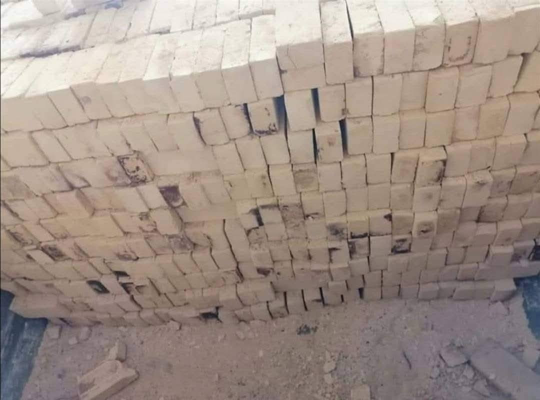 السلام عليكم زبائننا الكرام 🤍 
(لسنا الوحيدون لكننا الافضل) 
🔹 ‏للبيع اجود انواع الطابوق والكسر من انتاج معامل طابوق الاصلاح🤚🏻 :- عدد مضبوط٤٠٠٠ - زيادة ٣٠٠طابوقة - معالج من الملاح - قياسات ذو فحص مختبري عالي الدقة .. كذلك العدد مضبوط وخاضعة لمختبرات عالية .. والاسعار تنافسية وملائمة للمشتري توصيل الى الناصريه شطره غراف سوق الشيوخ جبايش فهود  وبسعر مخفظ 
حسب المكان 💖 للاستفسار الاتصال على الرقم ***********
