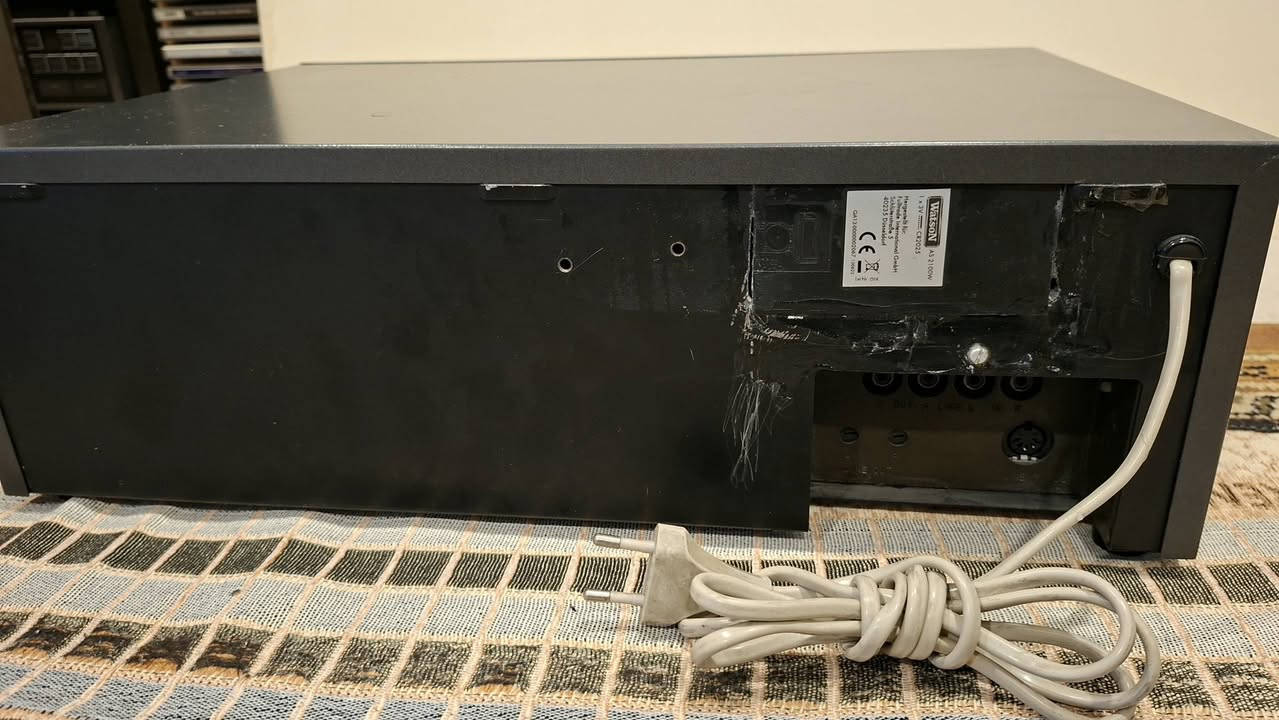 السلام عليكم 
دك كاسيت من ماركة فليبس philips N5430
جهاز نضيف جدآ شغال بدون عطل حجم لارج ٤٤.٥ سم سعر ٨٠ الف للاتصال ***********
عنوان كركوك يوجد توصيل كل محافظات العراق
