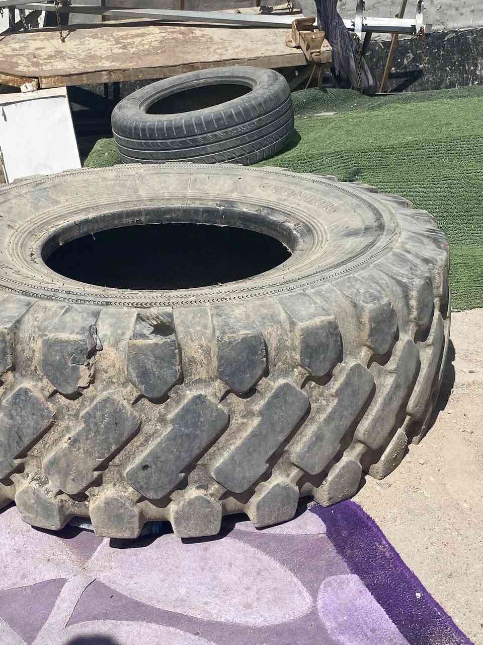 السلام عليكم تاير للبيع حجم  25_20.5 

البصرة ***********
