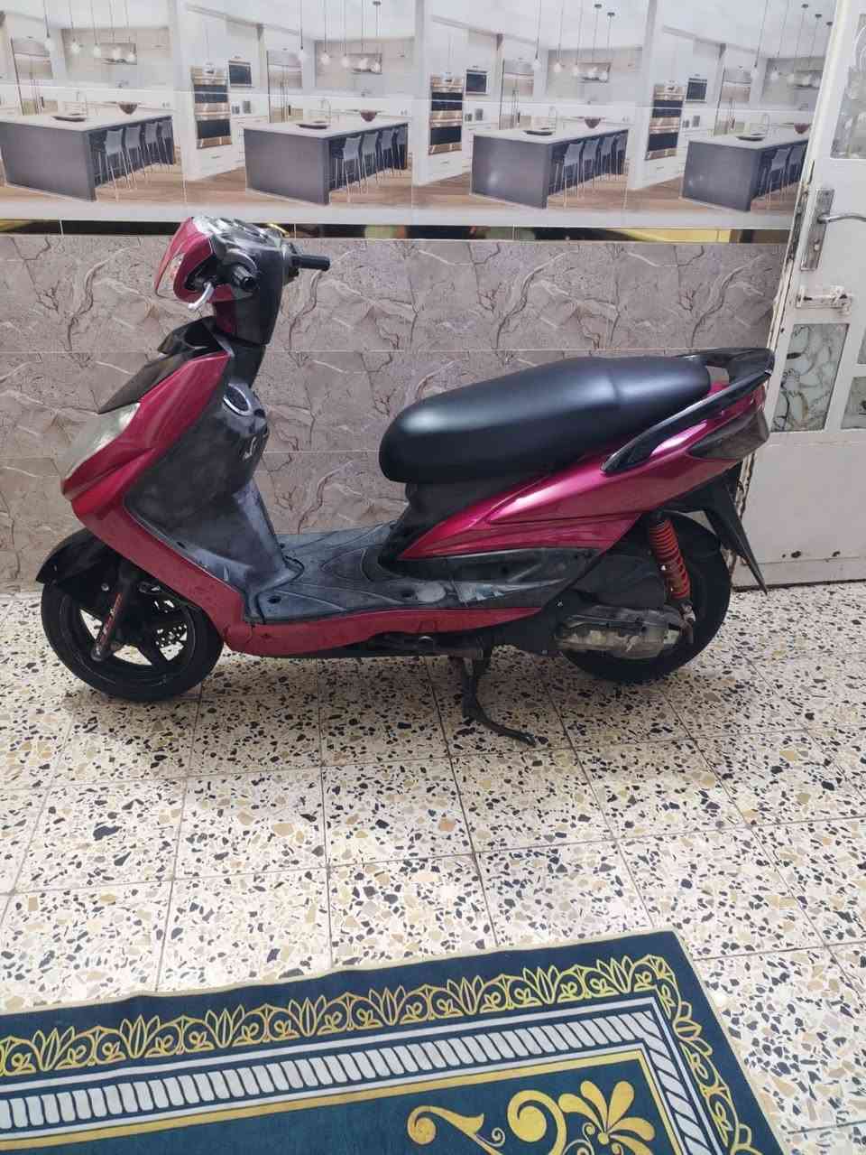 دراجه للبيع نظيفه 
السعر   ٦٠٠
رقم الهاتف / ***********

