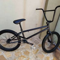 بايسكل بي مكس(BMX)   بايسكل مرتب ونضيف  اللون اسود  السعر 100 قفل  رقم...