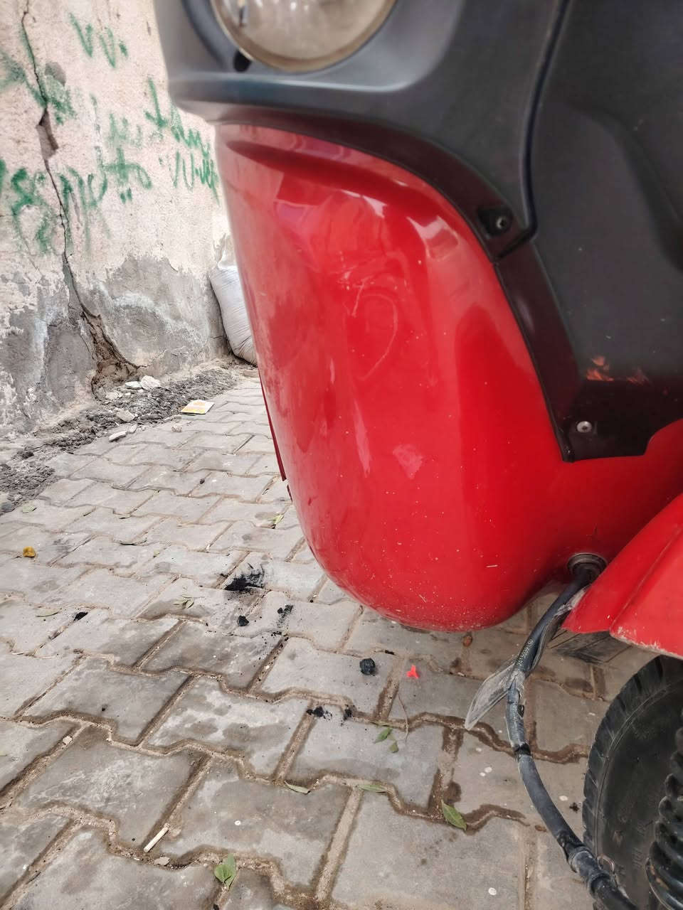 سلام عليكم تكتك للبيع بلاديه تخم تاير جبلي شركه كشره بلادي اي ضربه ومعجون مابي ومنعده دوس معمره  كهربايات كله شغاله تكتك مديل واحد وعشرين21 شهر 12  رقم انكليزي بسمي تحويل مباشر لوحات موجوده ضامهن عندي  مكينه وكسن مكفول شراي خابر ودلل سعره. 8ملاين وستميه وبيهه مجال الطيبين ملاضحه.   مديل 21. هاذه رقمي *********** مكاني الحسينه مال راشديه
