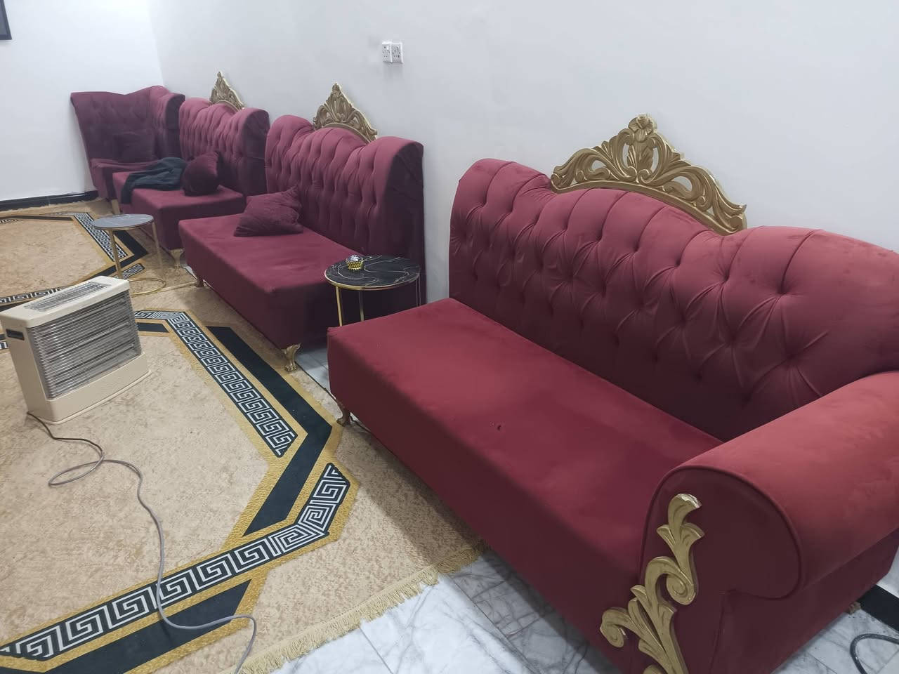 قنفات للبيع كويتي ملكي الصلي قنفات نضيفات نسبت نضافتهن 95%معا فرشات الديوان  السعر 750 وبيهن مجال قليل العنوان الحيانيه موسئ الكاظم رقم الواتساب ***********
