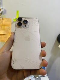 آيفون ١٦ برو ماكس • بطارية ٩٠ • ضهر مكسور