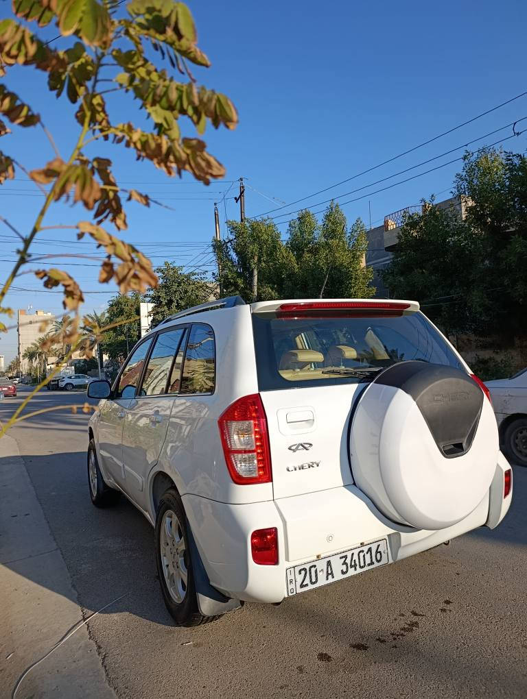 سلام عليكم للبيع تيكو موديل 2013رقم ديالى نكليزي بأسمي هزه وسنويه جديد تخم تاير وصدر جديد صبغ قطعتين بدون ضربه قويه ماشيه 84 الف السعر 60 ورقه وبيها مجال قليل مكينه بلاديه 1800 سياره جاهزه مبيها نقص
 للاستفسار  *********** 
او *********** مكاني بغداد السيديه
