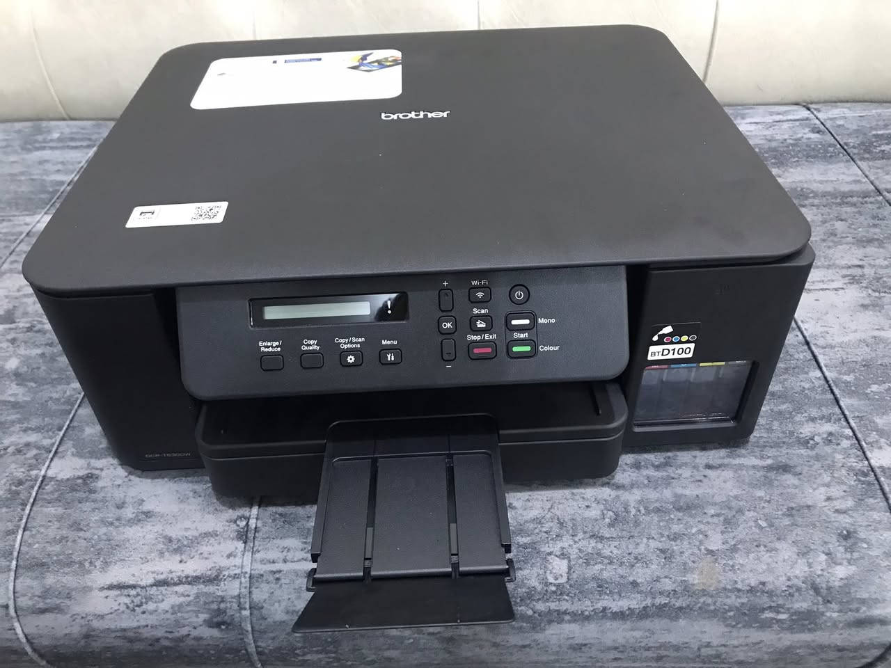 طابعة برذر للبيع
جديدة جدًا ما مستخدمة سوى كم نسخة

تطبع على الوجهين تلقائي + تطبع من الموبايل ايضًا عن طريق الواي فاي ، السعر 170 الف


**إذا كنت صاحب هذا الإعلان وتريد حذفه لأي سبب، رجاءا أرسل رسالة إلى الدعم الفني**
