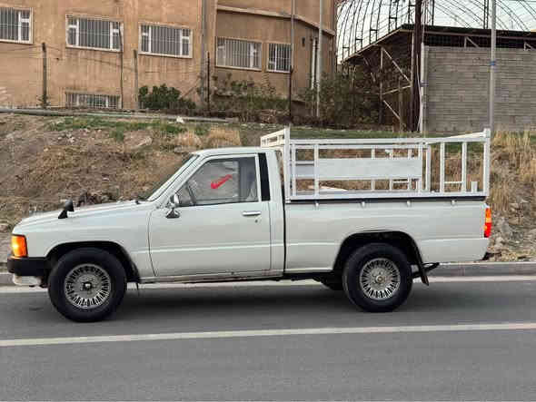 پيكئاب تويوتا ١٩٨٥. Toyota 1985 
گير مه كينه ئه كسل به شه رت 
ئارم پلاستيك سليمانى   
مه كينه سيوا يه پاترى تا زه كاره با ى به شه رت 
پيشى كا مل دا گيره يه ك دينار مه سرفى نيه 
سعرى ٣٧$ معامه له. سليمانى
*********** السليمانية
