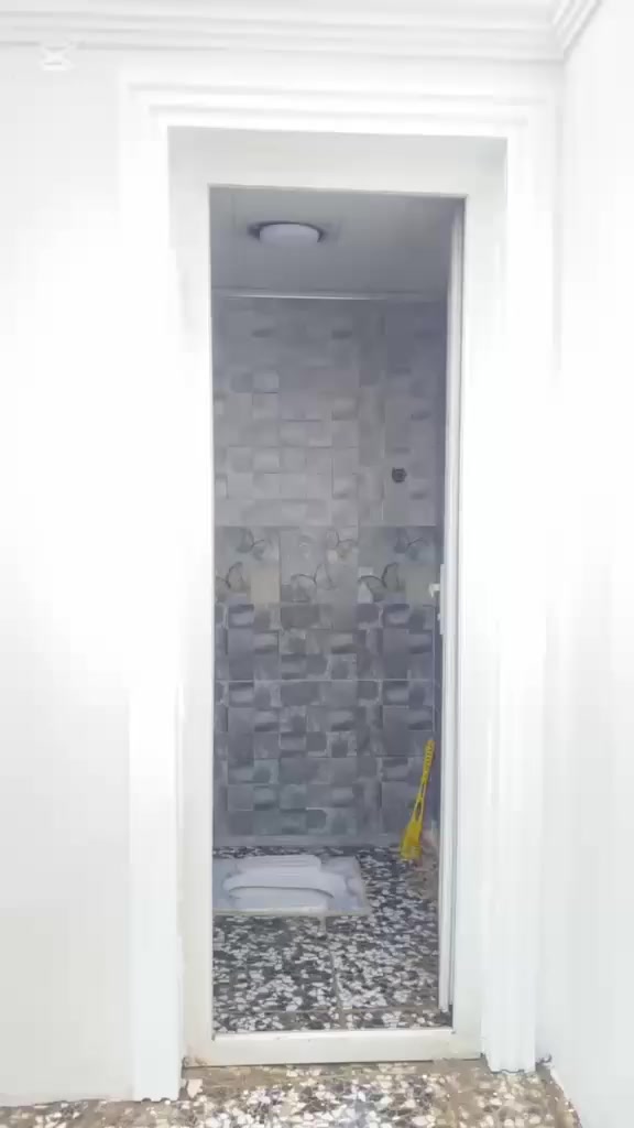 #بيت_للبيع_المساحة_150م   
المكان الضباط شارع المنتزه قرب شارع الكاشي  
البيت مقابل تشجير  

للأستفسار /  ‭0771 510 9667‬
