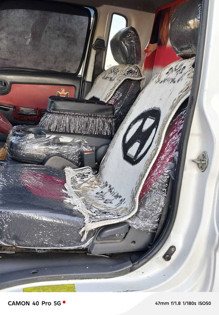 سلام عليكم. كيه 13.رقمه دولي شرط التحويل شاصي شرط محرك قبل شهر عمرتو بيدي كير شرط تواير جدد سياره الف دينار ما تصرف عليه مراوس يرهم مع كولا السعر 115وبيه مجال  رقم الهاتف ***********
