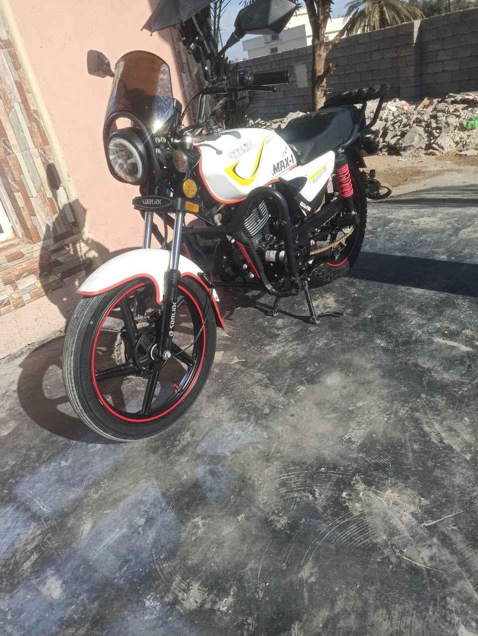 سلام عليكم دراجه سونك ماكس دراجه موديل 25 محرك 200 سيسي زيرو مابيه أي نقص مكفوله كفاله عامه سعر دراجه 875 
بيه مجال حك جيه هاذه رقمي بي وتساب متواجد *********** .
‏‪0788 214 0143‬‏نتصل سوك كلشي بي 
لا حد يكسر بحلال لعالم
