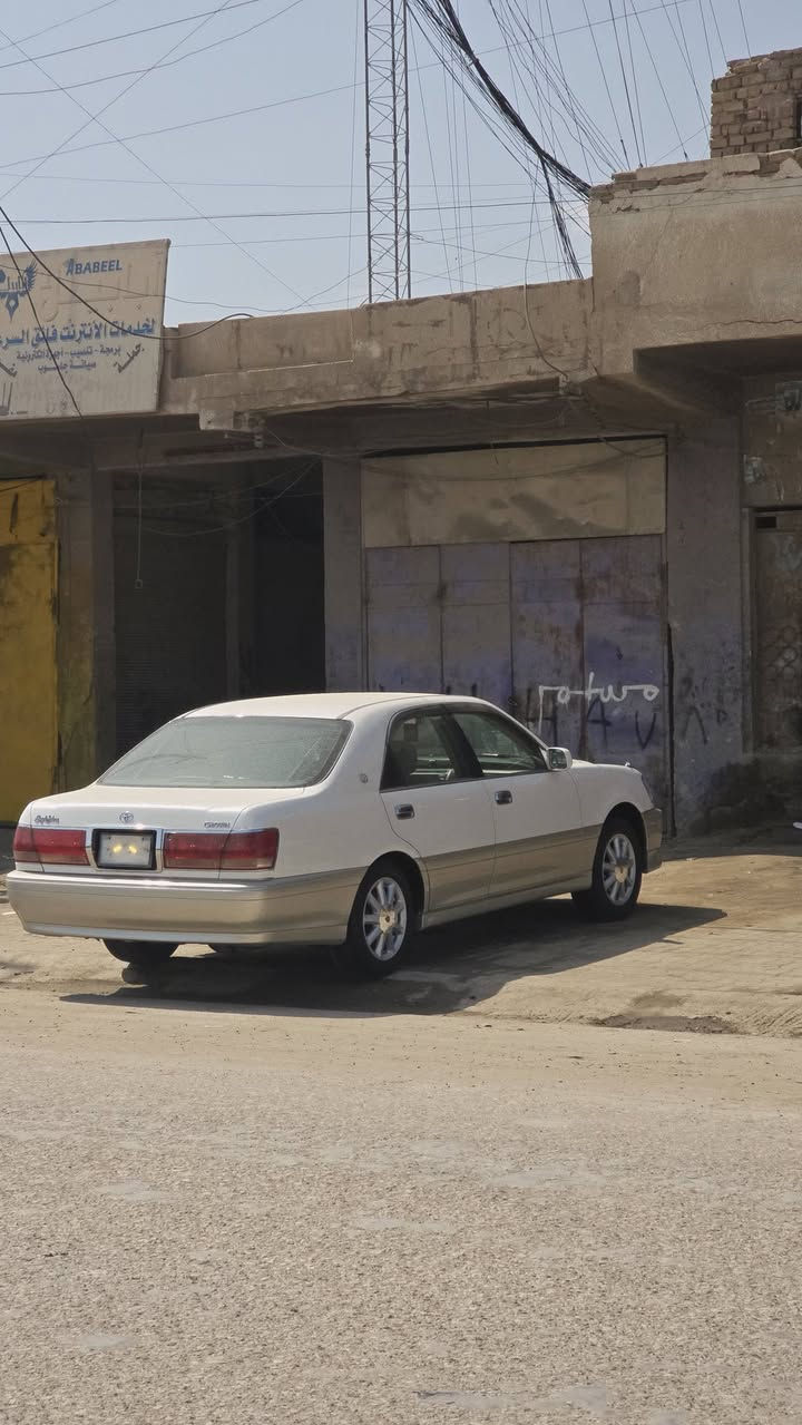 سلام عليكم للبيع كراون ملكه كصتين قرار 48 مديل  2000 اصل 
شاصي 75 ديفور كبير سياره عاديه سياره مكينه وكير وحداديه كله جديد تبريد ثلج تتفئه شغاله تحويرت نجف فوك وجوه 3 دكم برده خلفيه ستيرن كهربائي 
عليه سستم صوت شاشه بلوتوث سيدي كله شغال دواخله كارتون سياره كله علبلاد 
اذا اكو مراوس براس الثور عادي 
مكان سياره دوانيه قضاء المهناويه لاستفسار ***********
