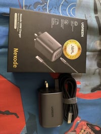 شاحن يوكرين 100واط مستخدمه فقط الشاحنه الكيبل غير مستخدم السعر 55 وبيه...