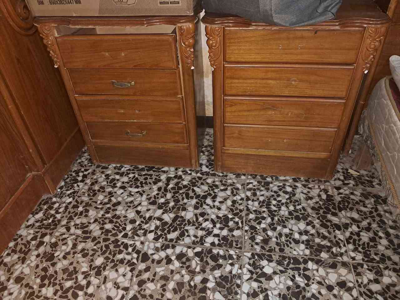 ***********
